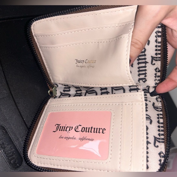 Cutest Juicy couture wallet - Picture 3 of 3